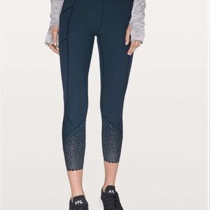 Lululemon Tight Stuff II 25” Leggings Size 6 Excellent Condition